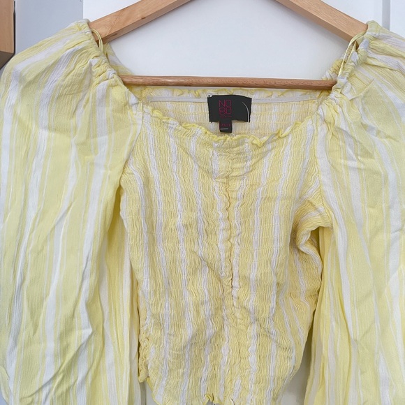 #31 NWT No Boundaries butter yellow and white long sleeve smocked blouse - Picture 6 of 8